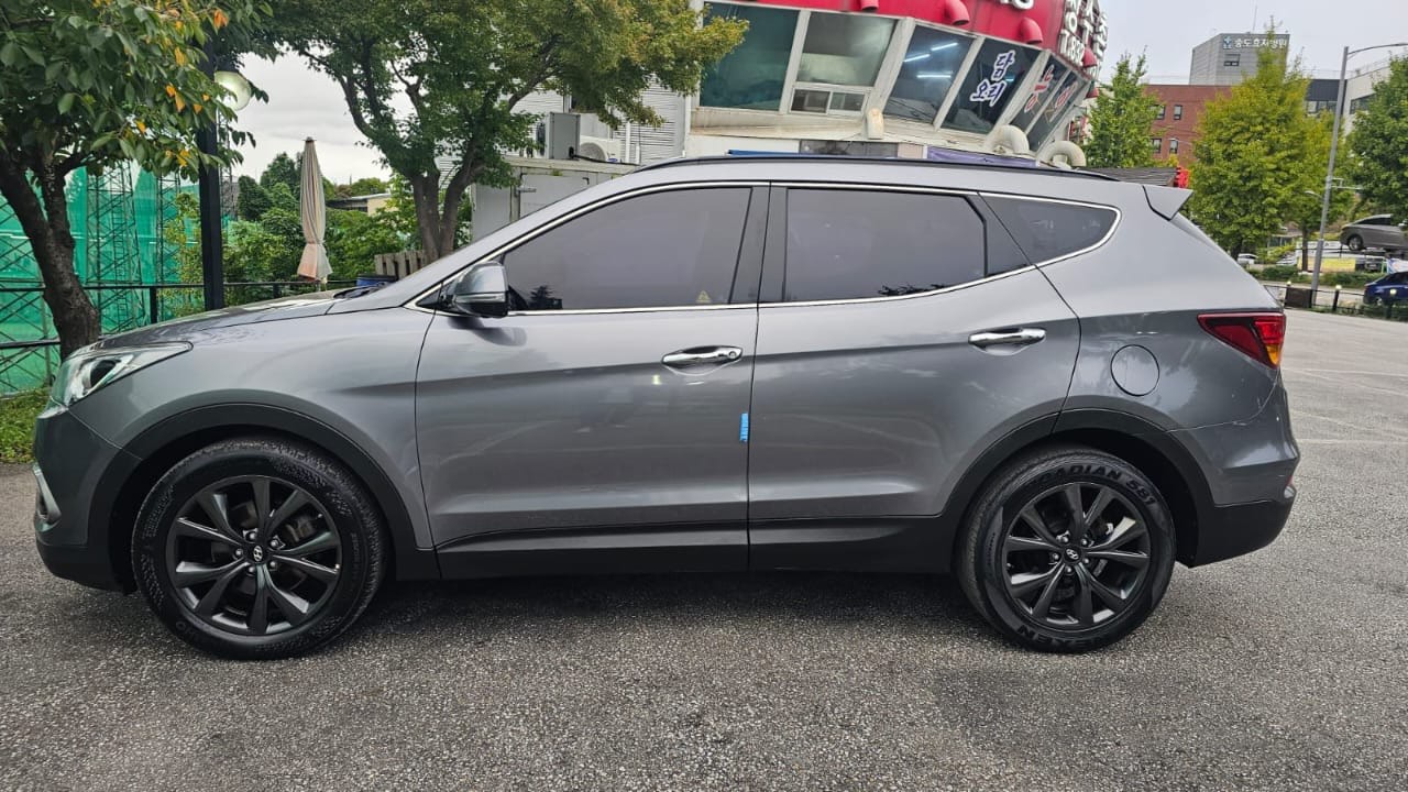 2017 Hyundai Santa Fe VIN: KMHSW81UBJU792711 Lot: 286004173