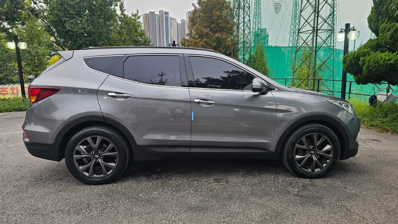2017 Hyundai Santa Fe VIN: KMHSW81UBJU792711 Lot: 286004173