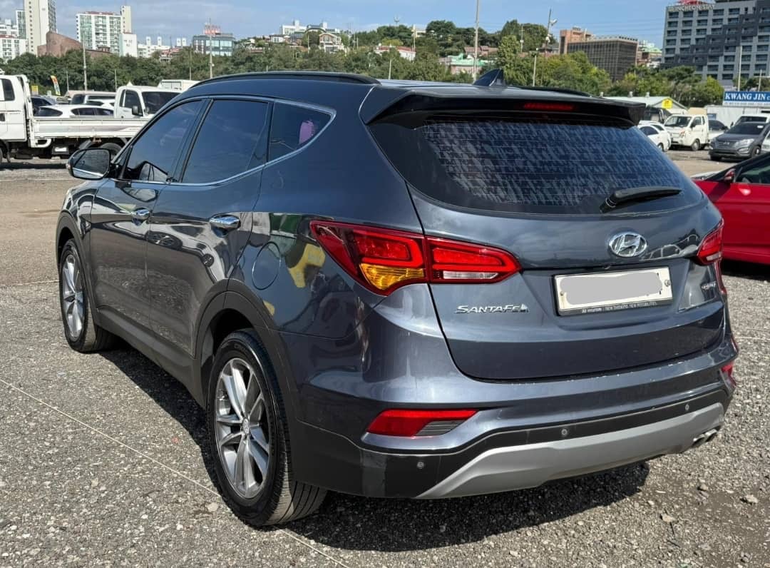 2016 Hyundai Santa Fe VIN: KMHSW81UBGU665718 Lot: 400097859