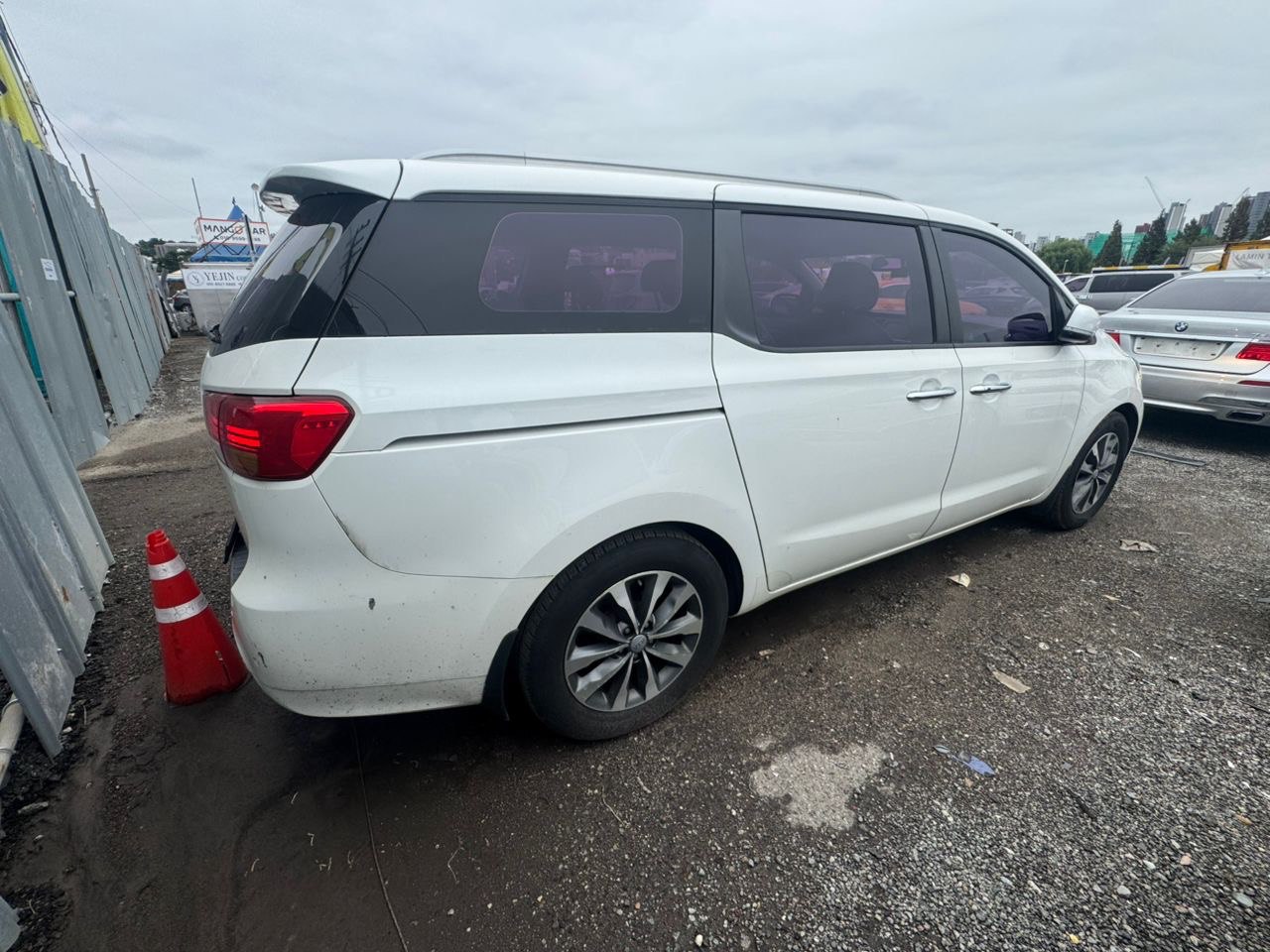 2014 Kia Carnival VIN: KNAMC81ABFS012698 Lot: 287004437