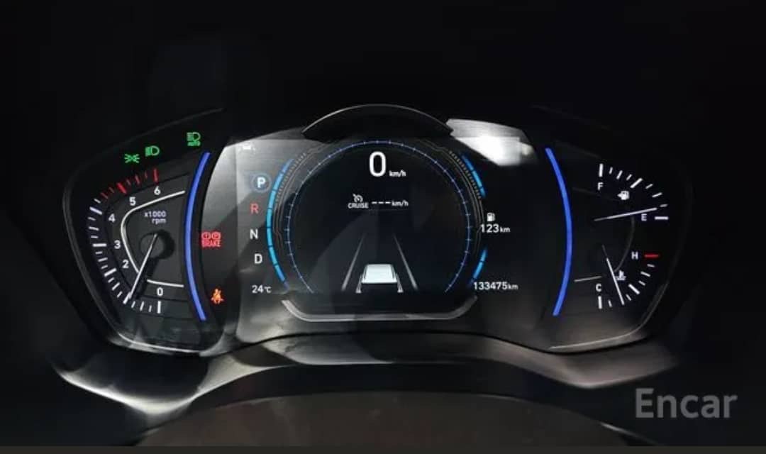 2018 Hyundai Santa Fe 2.2D VIN: KMHS381CDKU013843 Lot: 287005837