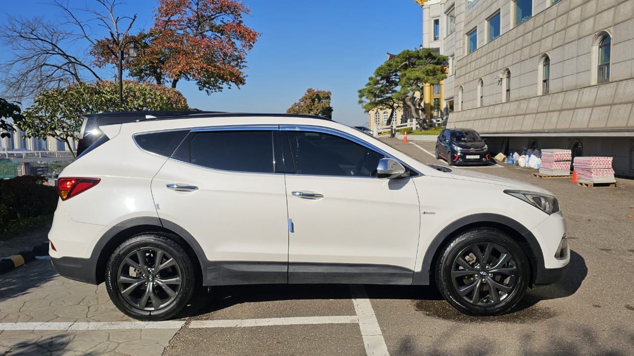 2015 Hyundai Santa Fe 2.0D VIN: KMHSW81UBFU486691 Lot: 400996063