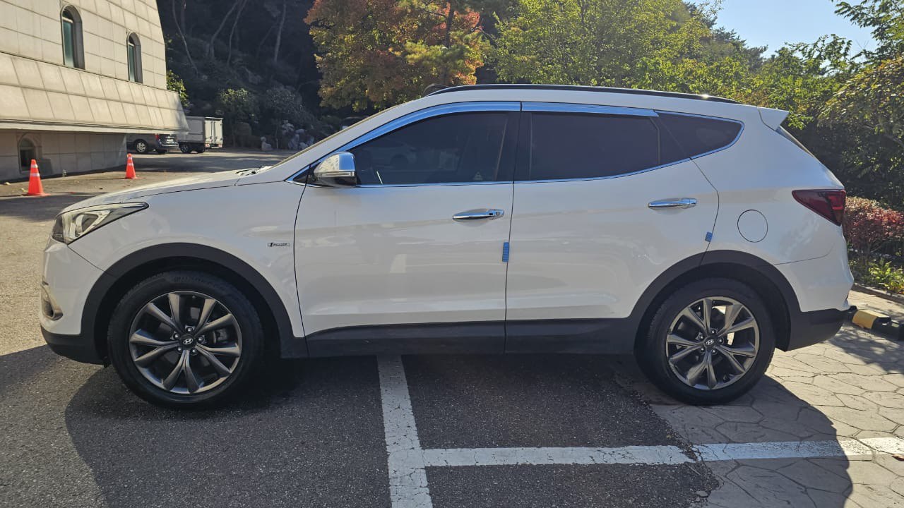 2015 Hyundai Santa Fe 2.0D VIN: KMHSW81UBFU486691 Lot: 400996063